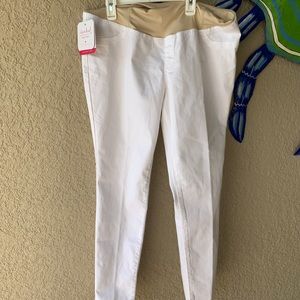 Ingrid & Isabel NWT Size 10 White Maternity Jeans